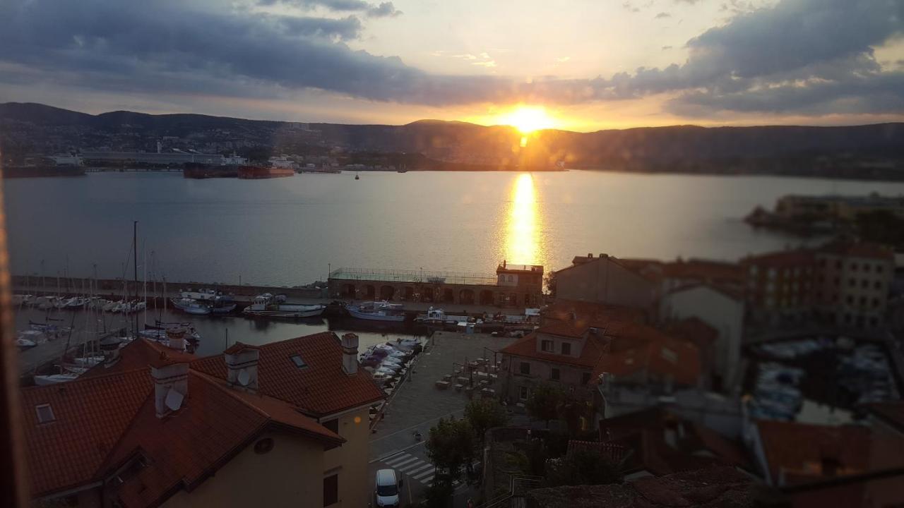 Castello Di Muggia Bed and Breakfast Buitenkant foto